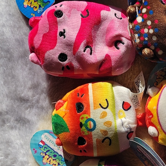 Cats Vs Pickles - Picture 3 of 4